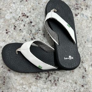 Sanuk Size 9 Womens